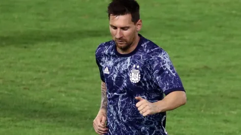 Lionel Messi received a horrifying foul from Adrian Martinez in the Venezuela-Argentina game. (Getty)