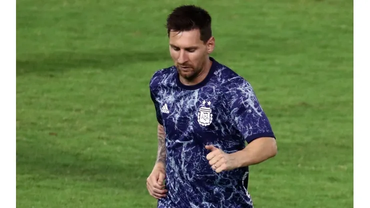 Lionel Messi received a horrifying foul from Adrian Martinez in the Venezuela-Argentina game. (Getty)