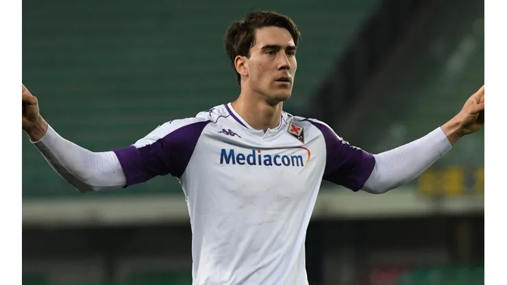 Fiorentina's Dusan Vlahovic is a wanted man in the final weeks of the transfer window. (Getty)