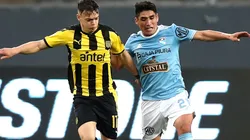 Valentín Rodríguez of Peñarol (left) and Irven Ávila of Sporting Cristal (Getty).