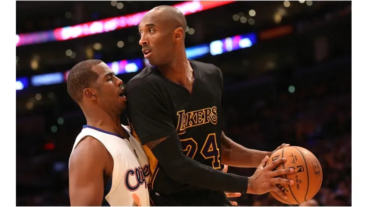 Chris Paul guarding Kobe Bryant. (Getty)