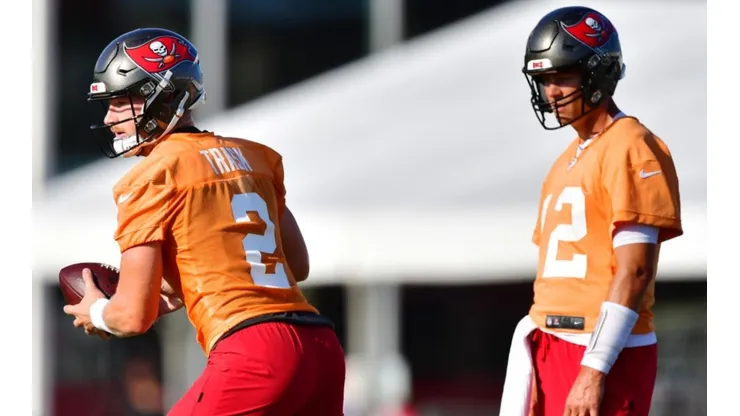 Kyle Trask (left) gets ready for the preason with Tom Brady (right). (Getty)