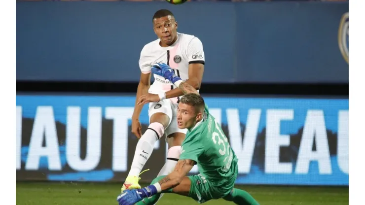 Kylian Mbappé during PSG debut at Ligue 1 (Twitter: @PSG_espanol).