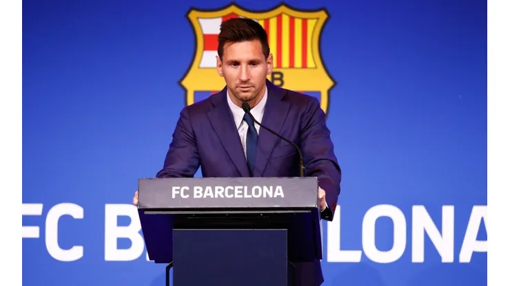 Lionel Messi facing the media. (Getty)