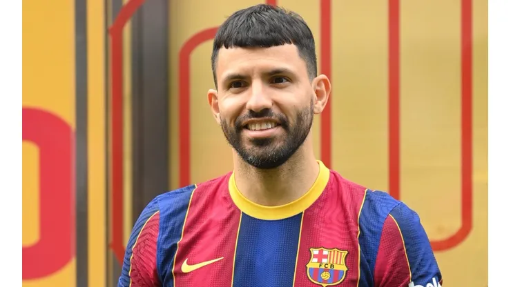 Sergio Aguero won't be playing alongside Lionel Messi in Barcelona. Will Kun stay anyways? (Getty)