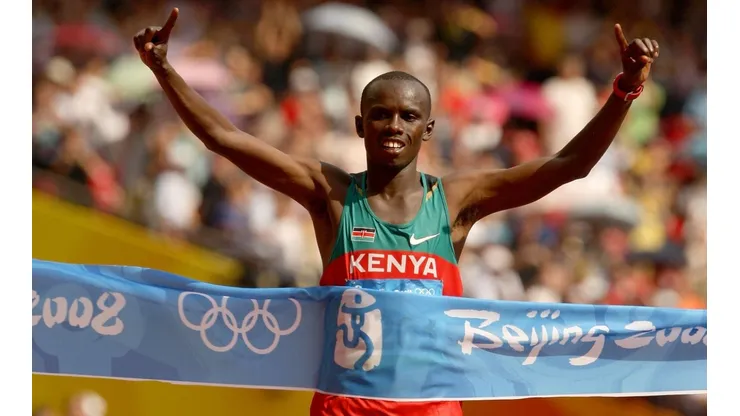 Sammy Wanjiru of Kenya crosses the finish line. (Getty)