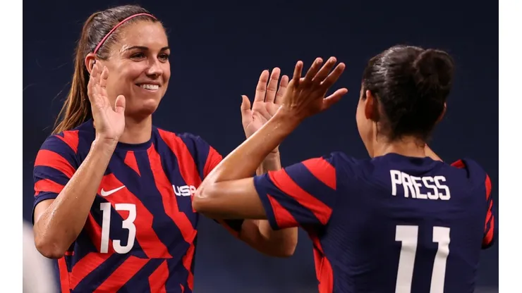 Alex Morgan (left) and Christen Press (right) of the USWNT. (Getty)