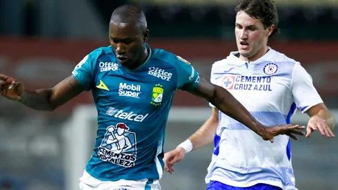 Andres Mosquera of Leon (left) and Santiago Gimenez of Cruz Azul (Getty).