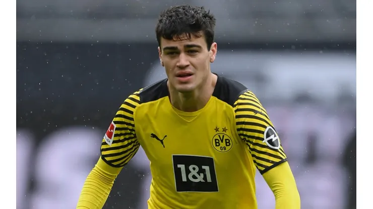 Giovanni Reyna in action with Borussia Dortmund. (Getty)