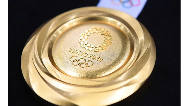 The Tokyo 2020 gold medal. (Getty)