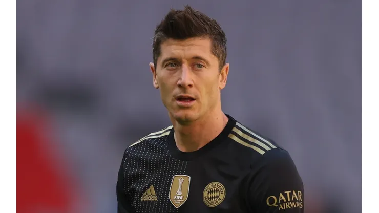 Robert Lewandowski is reportedly on Manchester City's radar this summer. (Getty)