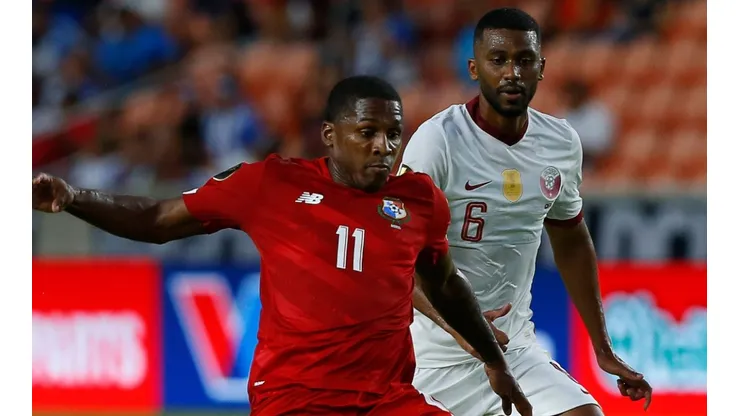 Armando Cooper of Panama (left) and Abdelaziz Hatem of Qatar (Getty).