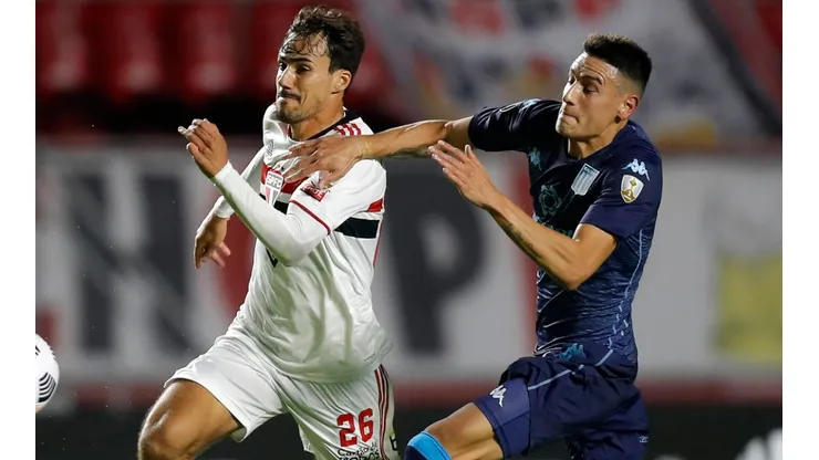 Igor Gomes of Sao Paulo (left) and Mauricio Martinez of Racing (Getty).