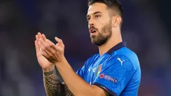 Leonardo Spinazzola of Italy applauds. (Getty)