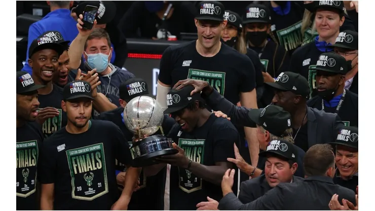Milwaukee Bucks celebrate after winning the Eaestern Conference. (Getty)