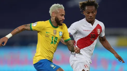 Neymar of Brazil (left) and André Carrillo of Peru (Getty).