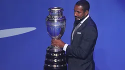 Jean Beausejour of Chile with the Copa America trophy. (Getty)