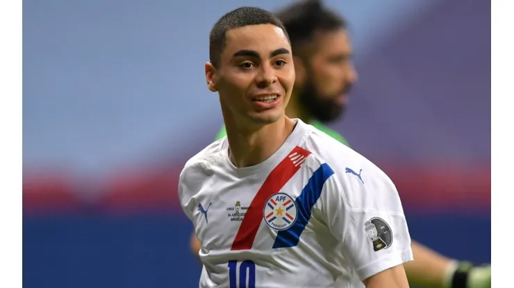Miguel Almirón will miss Paraguay's game with Peru in the Copa America 2021 quarterfinals. (Getty)