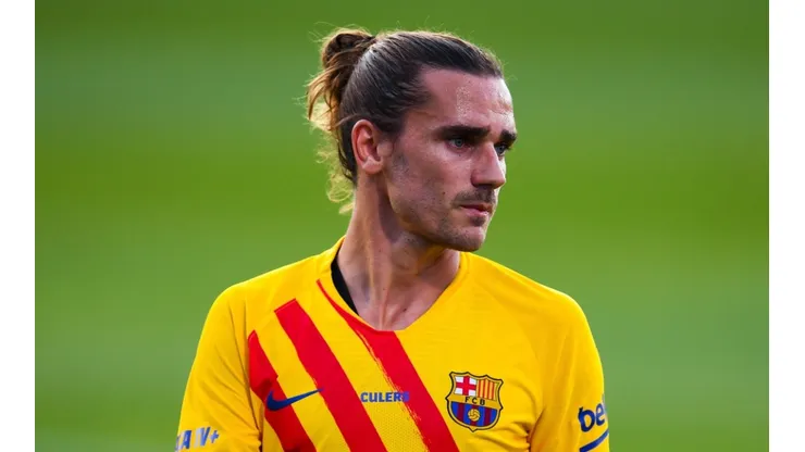 Manchester City would consider a move for Antoine Griezmann of Barcelona. (Getty)