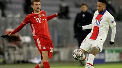 Thomas Muller of Bayern (left) is closed down by Neymar of Paris Saint-Germain (right). (Getty)