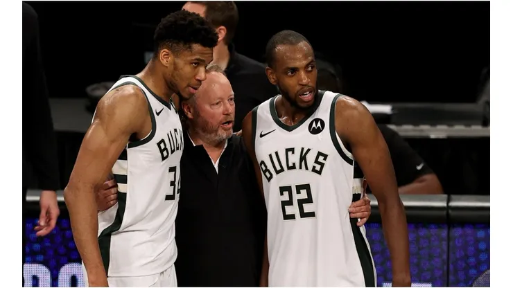 Giannis Antetokounmpo & Khris Middleton. (Getty)
