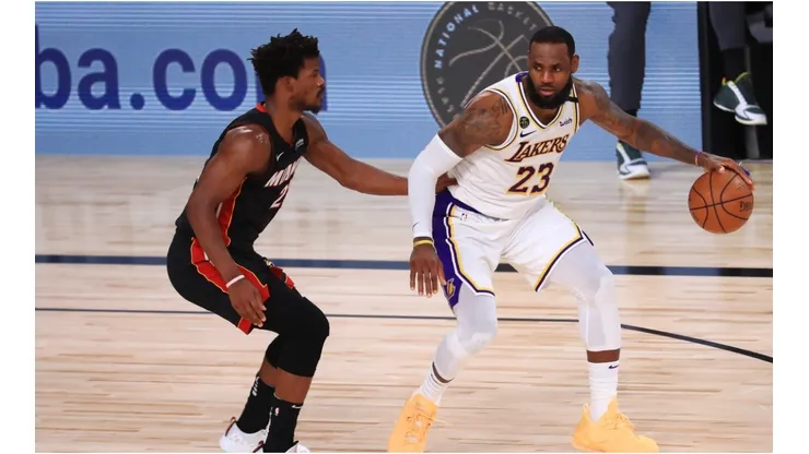Jimmy Butler guarding LeBron James. (Getty)