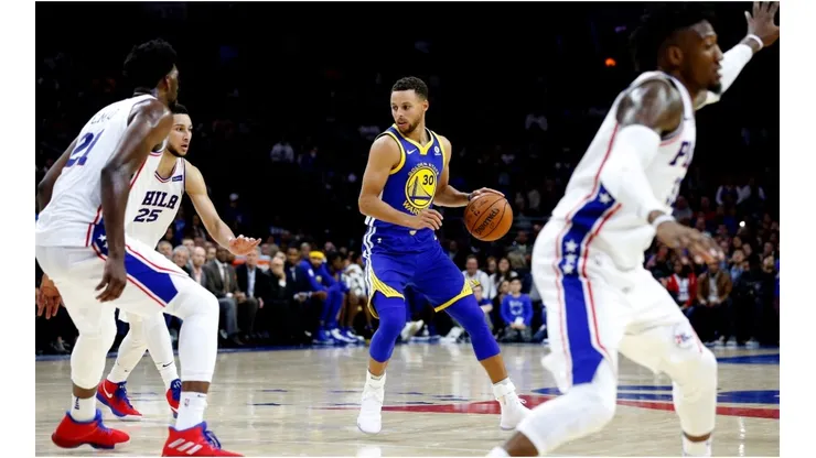 Stephen Curry vs. the Sixers. (Getty)