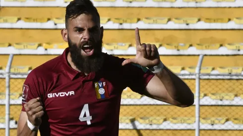 Jhon Chancellor celebrates a goal with La Vinotinto (Getty).
