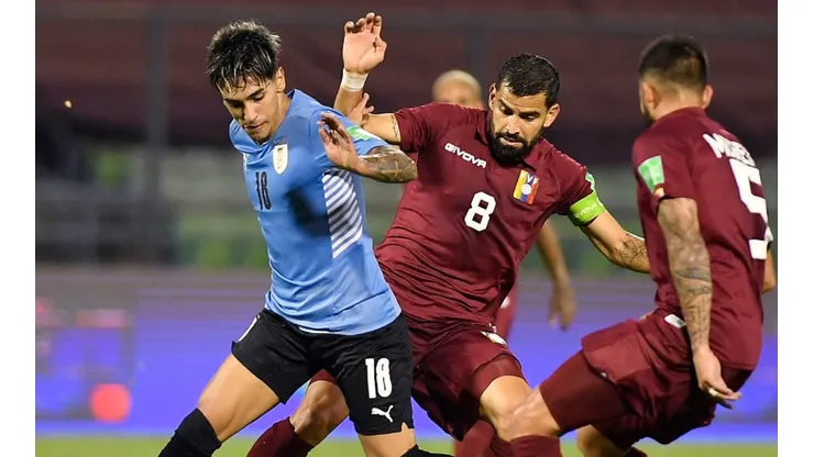 Facundo Torres of Uruguay (left) and Tomás Rincón of Venezuela (Getty).