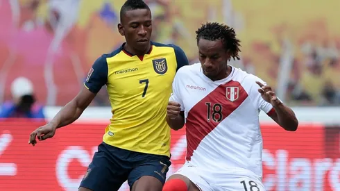 Pervis Estupiñan of Ecuador (left) and André Carrillo of Peru (Getty).