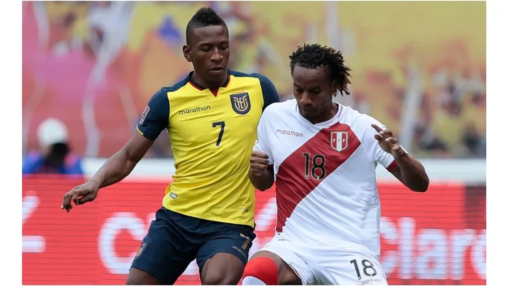 Pervis Estupiñan of Ecuador (left) and André Carrillo of Peru (Getty).
