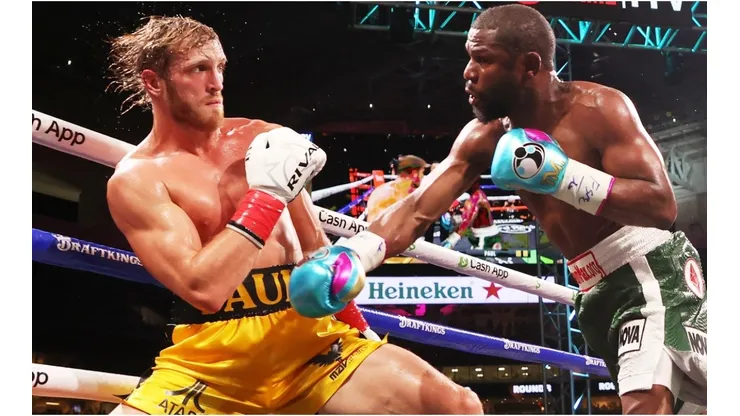 Logan Paul vs. Floyd Mayweather. (Getty)