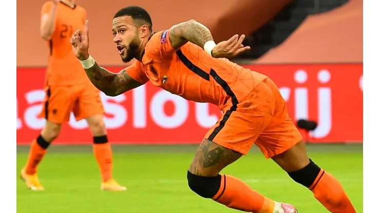 Memphis Depay of Netherlands celebrates after scoring. (Getty)