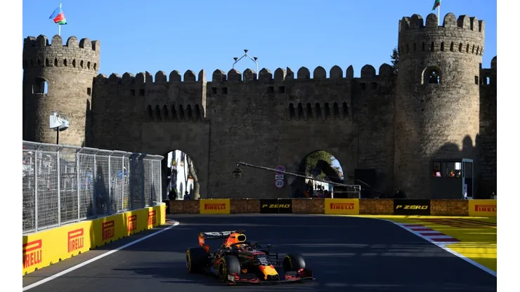Max Verstappen in action during the 2019 Azerbaijan Grand Prix at Baku City Circuit (Getty).