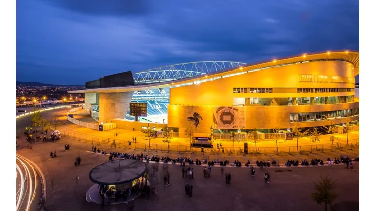 General view outside the Estadio do Dragao. (Getty)