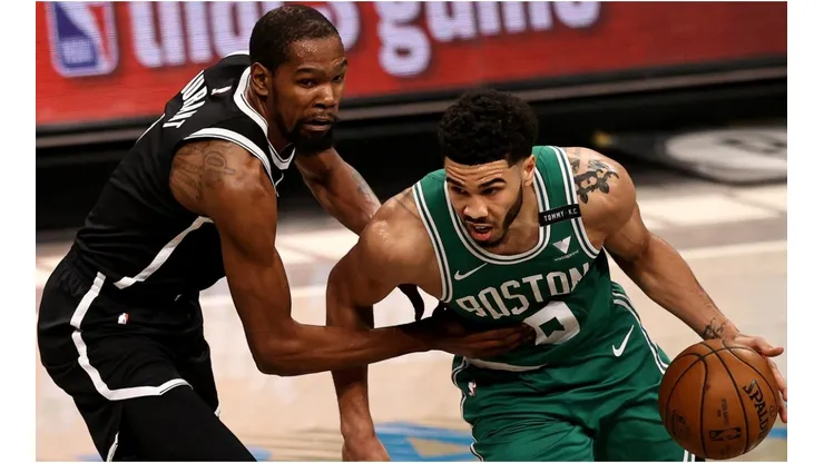 Kevin Durant guarding Jayson Tatum. (Getty)