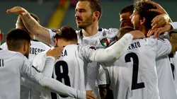 Italy players celebrate after a goal. (Getty)