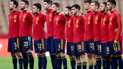 Players of Spain line up prior a game in 2021. (Getty)