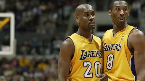 Gary Payton & Kobe Bryant. (Getty)