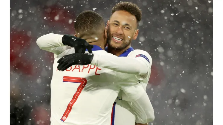 Kylian Mbappe (left) and Neymar (right) of Paris Saint-Germain. (Getty)