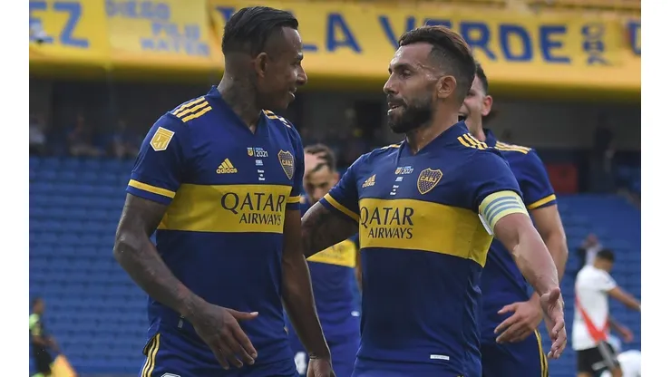 Boca Juniors' Carlos Tevez (right) celebrates with teammate Sebastián Villa (Getty).