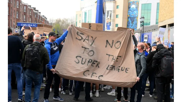 Chelsea and many other English sides' fans stood against the Super League (Getty).