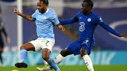 Raheem Sterling (left) of Manchester City is challenged by N'Golo Kante (right) of Chelsea. (Getty)