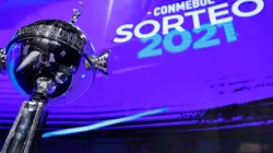 Detailed view of the 2021 Copa Libertadores trophy. (Getty)