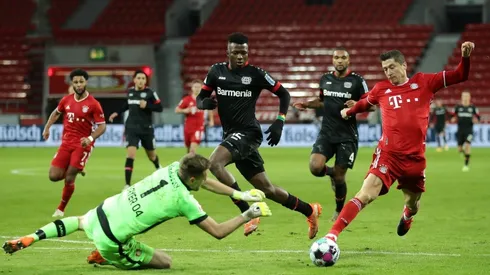 Robert Lewandowski vs. Bayer Leverkusen. (Getty)