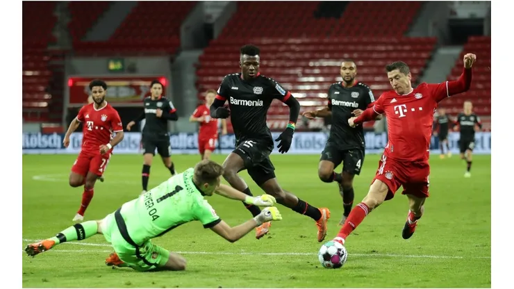 Robert Lewandowski vs. Bayer Leverkusen. (Getty)