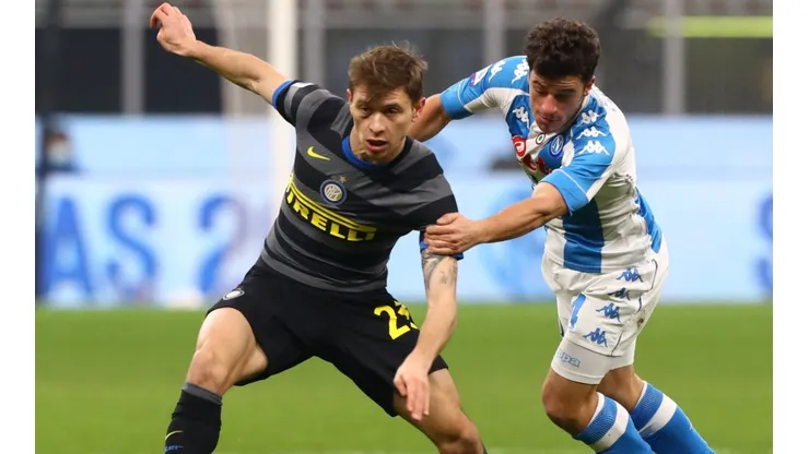 Nicolo Barella (left) of Inter and Diego Demme (right) of Napoli. (Getty)