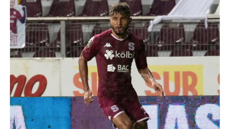 Saprissa player on an empty stadium. (Getty)