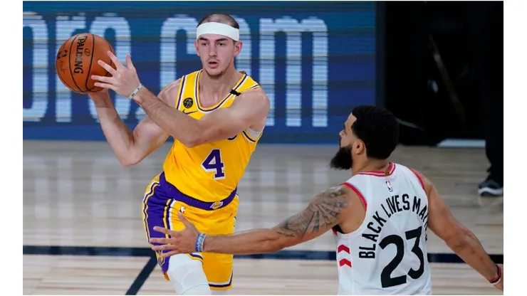 Alex Caruso & Fred VanVleet. (Getty)