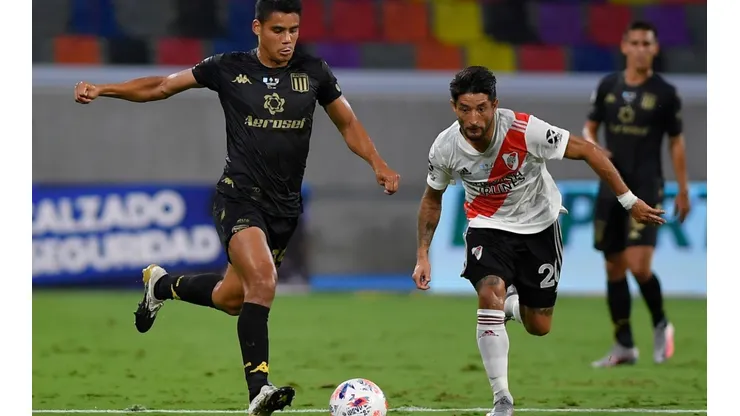 River Plate and Racing Club face each other on Sunday at the Monumental Stadium (Getty).